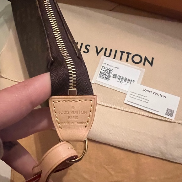 Authentic Louis Vuitton Pochette Accessories - Picture 5 of 8